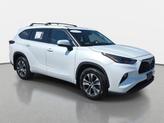 Thumbnail of 2022 Wind Chill Pearl Toyota Highlander