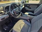 Thumbnail of 2022 Wind Chill Pearl Toyota Highlander
