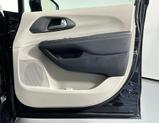 Thumbnail of 2024 Diamond Black Crystal Pearlcoat Chrysler Pacifica