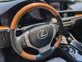 Thumbnail of 2015 Starfire Pearl Lexus ES 300h