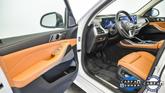 Thumbnail of 2023 Mineral White Metallic BMW X7