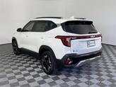 Thumbnail of 2025 Snow White Pearl Kia Seltos