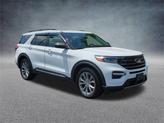 Thumbnail of 2022 Oxford White Ford Explorer