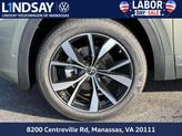 Thumbnail of 2025 Avocado Green Pearl Volkswagen Atlas