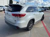 Thumbnail of 2018 Blizzard Pearl Toyota Highlander
