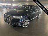 Photo of 2017 Ink Blue Metallic Audi Q7