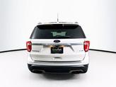 Thumbnail of 2018 White Platinum Metallic Tri-Coat Ford Explorer