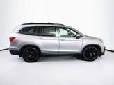 Thumbnail of 2022 Lunar Silver Metallic Honda Pilot