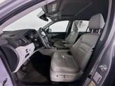 Thumbnail of 2022 Lunar Silver Metallic Honda Pilot