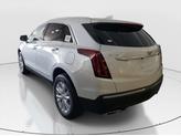 Thumbnail of 2025 Crystal White Tricoat Cadillac XT5