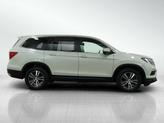 Thumbnail of 2018 White Honda Pilot