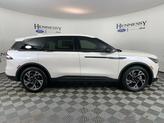 Thumbnail of 2025 White Platinum Clearcoat Metallic Lincoln Nautilus