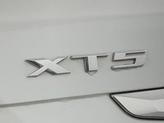 Thumbnail of 2024 Crystal White Tricoat Cadillac XT5