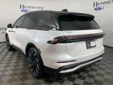 Thumbnail of 2025 White Platinum Clearcoat Metallic Lincoln Nautilus
