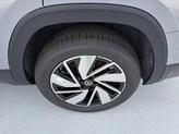Thumbnail of 2025 Silver Mist Metallic Volkswagen Atlas