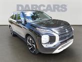 Photo of 2023 Labrador Black Pearl Mitsubishi Outlander