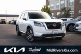 Photo of 2024 Pearl White Tricoat Nissan Pathfinder