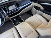 Thumbnail of 2018 Blizzard Pearl Toyota Highlander