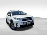 Thumbnail of 2018 Blizzard Pearl Toyota Highlander