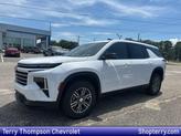 Photo of 2025 Summit White Chevrolet Traverse