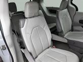 Thumbnail of 2018 Bright White Clearcoat Chrysler Pacifica