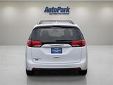Thumbnail of 2018 Bright White Clearcoat Chrysler Pacifica