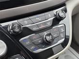 Thumbnail of 2018 Bright White Clearcoat Chrysler Pacifica
