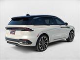 Thumbnail of 2025 White Platinum Metallic Tri-Coat Lincoln Nautilus