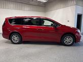 Thumbnail of 2025 Red Hot Pearl-Coat Exterior Paint Chrysler Pacifica