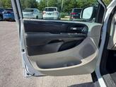 Thumbnail of 2016 White Dodge Grand Caravan