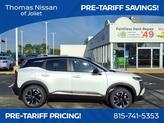 Thumbnail of 2025 2t Wht Blk Roof Nissan Kicks