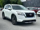 Photo of 2023 Pearl White Tricoat Nissan Pathfinder