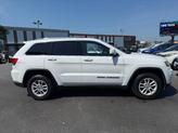 Thumbnail of 2018 White Jeep Grand Cherokee