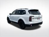 Thumbnail of 2025 Glacial White Pearl Kia Telluride