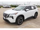 Thumbnail of 2025 Everest White P Nissan Rogue