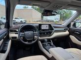 Thumbnail of 2021 Blue Toyota Highlander
