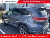 Thumbnail of 2019 Shoreline Blue Pearl Toyota Highlander Hybrid
