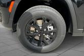 Thumbnail of 2025 Diamond Black Crystal Pearlcoat Jeep Grand Cherokee L