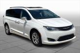 Thumbnail of 2018 Bright White Clearcoat Chrysler Pacifica