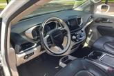 Thumbnail of 2018 Bright White Clearcoat Chrysler Pacifica