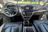Thumbnail of 2018 Bright White Clearcoat Chrysler Pacifica