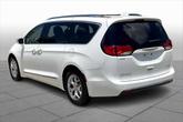 Thumbnail of 2018 Bright White Clearcoat Chrysler Pacifica