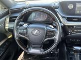Thumbnail of 2019 White Pearl Lexus ES 350