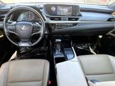 Thumbnail of 2019 White Pearl Lexus ES 350