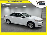 Photo of 2016 Summit White Chevrolet Malibu Limited
