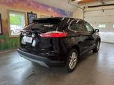 Thumbnail of 2022 Agate Black Metallic Ford Edge