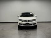 Thumbnail of 2017 White Platinum Clearcoat Metallic Lincoln MKX