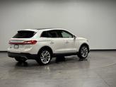 Thumbnail of 2017 White Platinum Clearcoat Metallic Lincoln MKX
