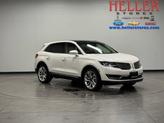 Photo of 2017 White Platinum Clearcoat Metallic Lincoln MKX