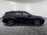 Thumbnail of 2022 Midnight Black Metallic Toyota Highlander